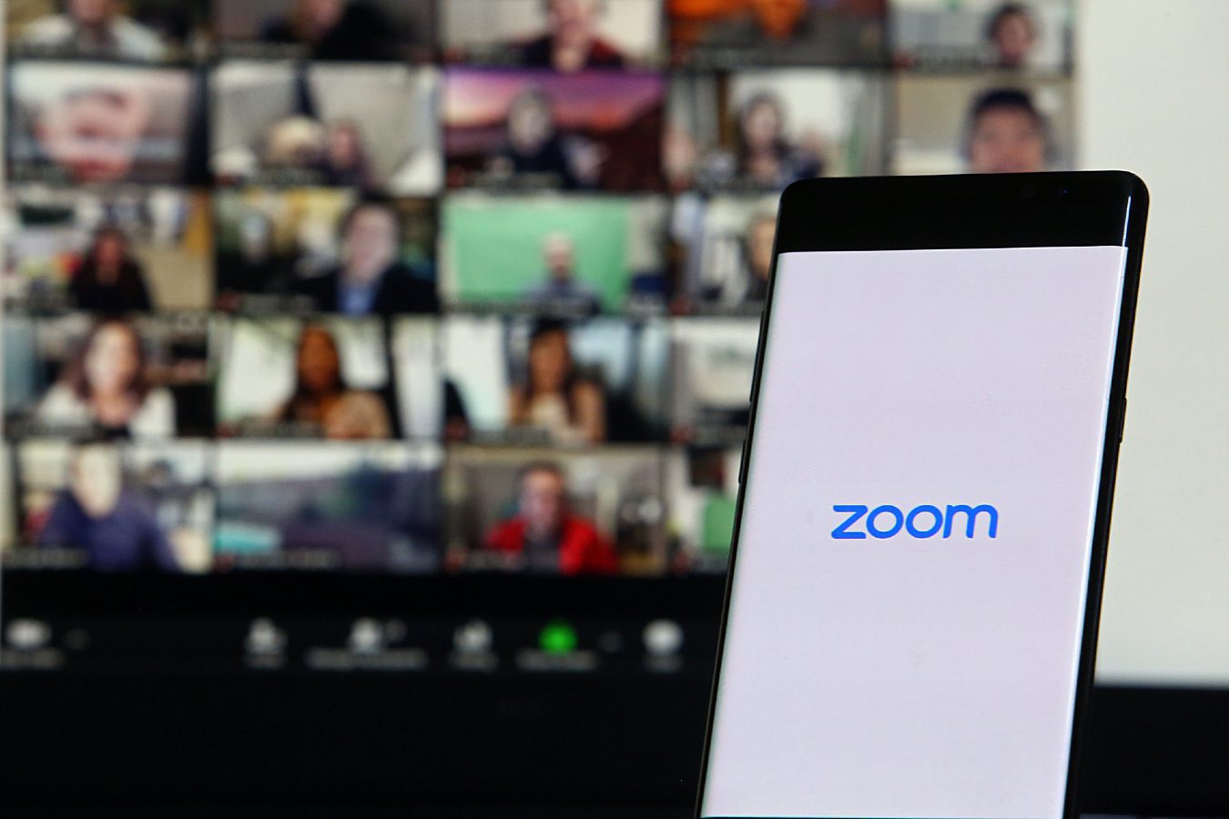 Interpretación simultánea de videoconferencias con Zoom